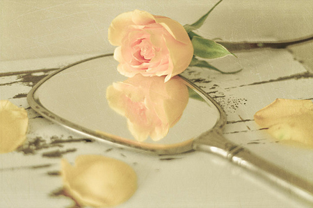 家中镜子多留神藏风水大能量! 家中镜子多留神藏风水大能量!